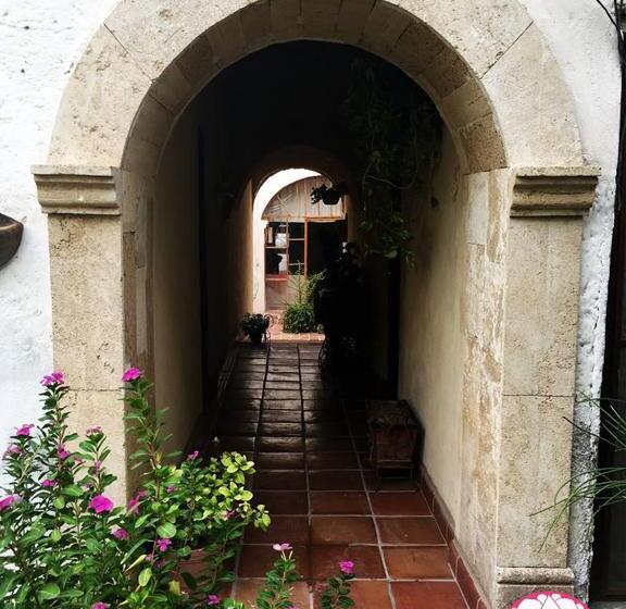 호텔 Hostal Doña Carlota