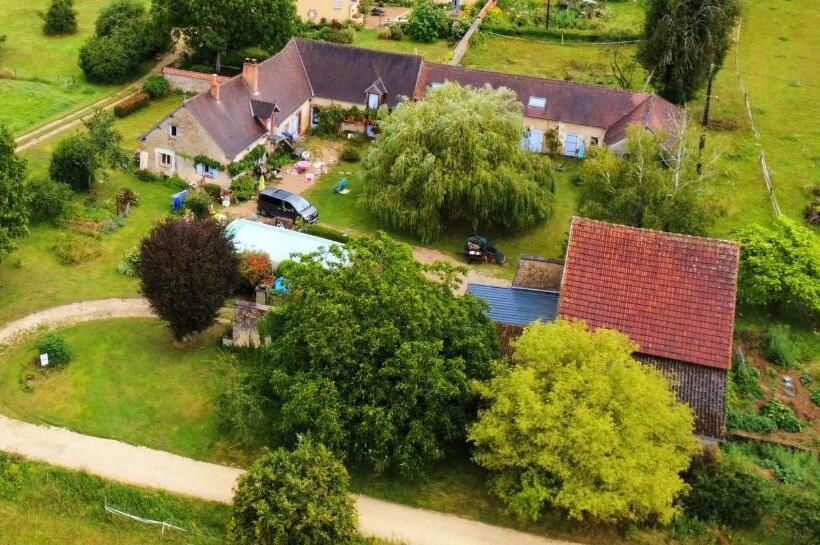 בית מלון כפרי Les Anniquins