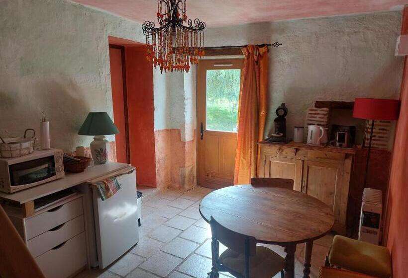 בית מלון כפרי Les Anniquins