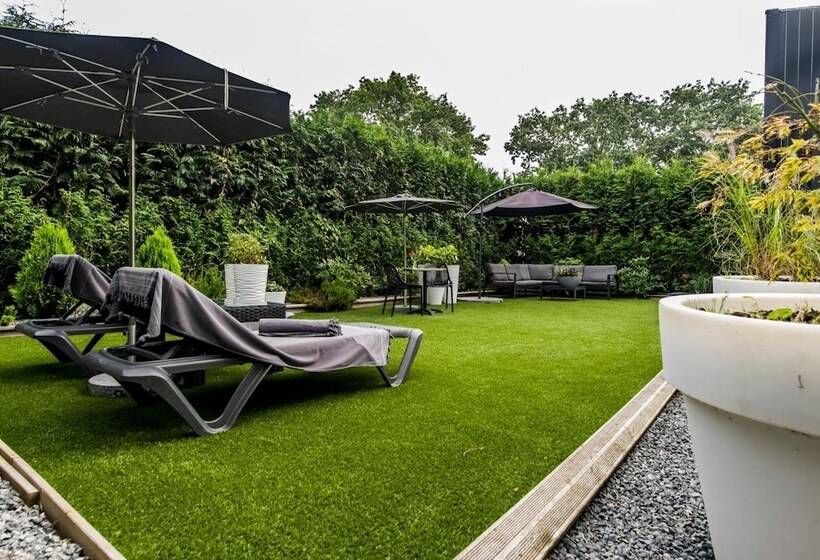 Отель Luxexcellent Super Suite