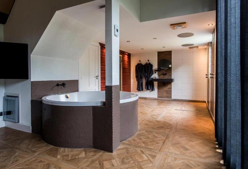 Отель Luxexcellent Super Suite