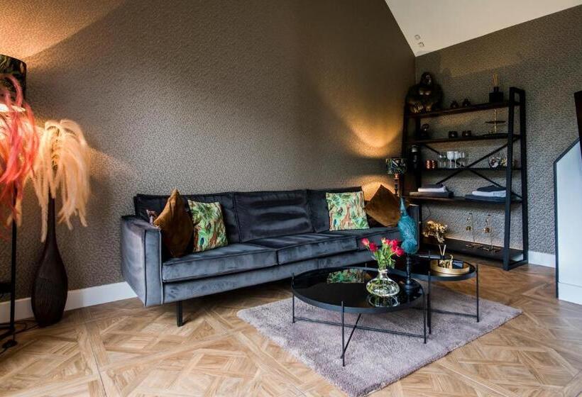 هتل Luxexcellent Super Suite