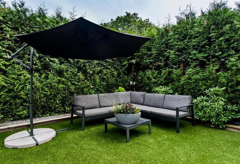 Отель Luxexcellent Super Suite