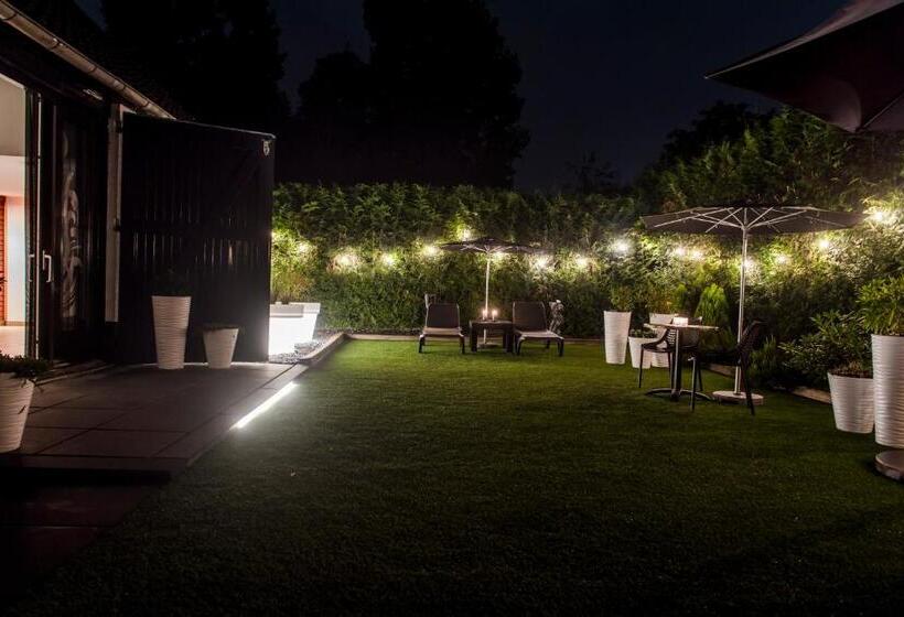 Отель Luxexcellent Super Suite