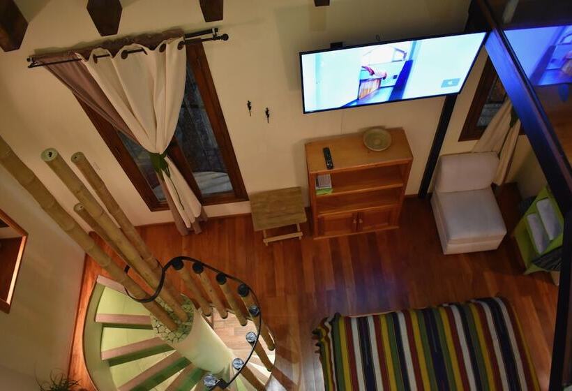 Отель Magnolias Boutique Suites & Spa