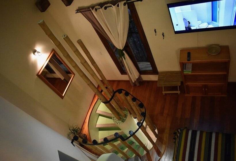 Отель Magnolias Boutique Suites & Spa