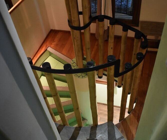 Отель Magnolias Boutique Suites & Spa