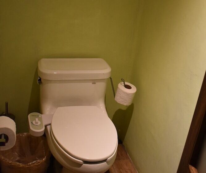 Отель Magnolias Boutique Suites & Spa