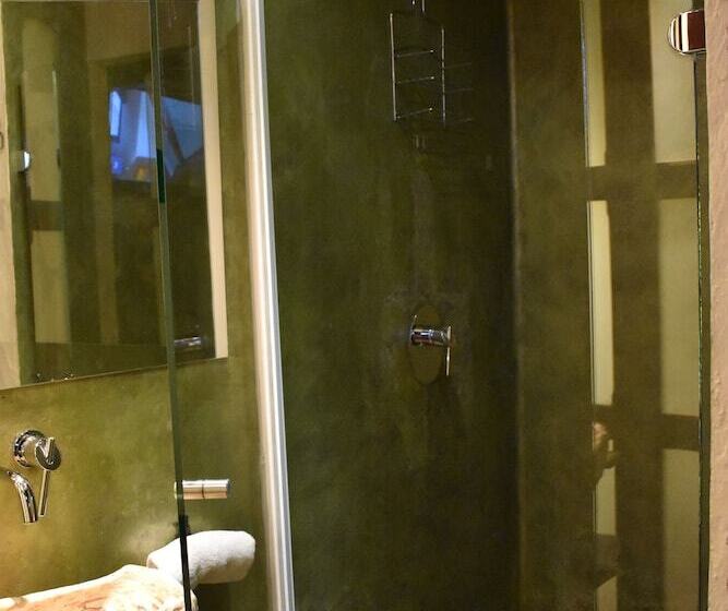 Отель Magnolias Boutique Suites & Spa