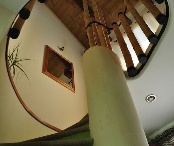 Отель Magnolias Boutique Suites & Spa