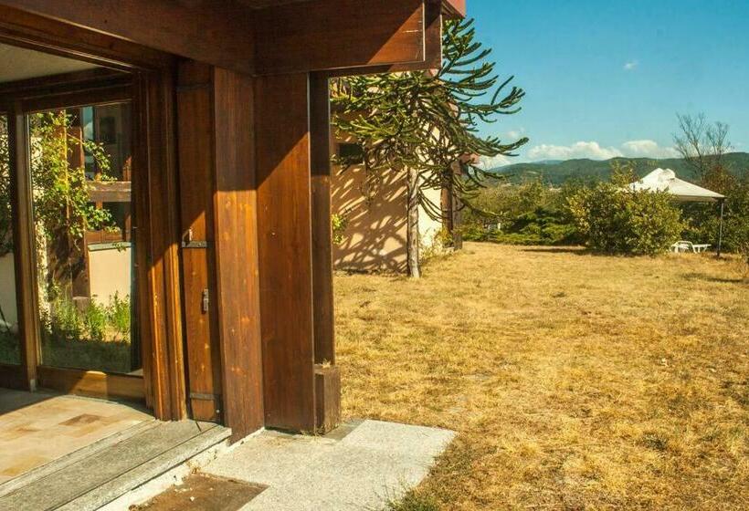 בית מלון כפרי Oasi Di Mastarone   Il Vino E Le Rose