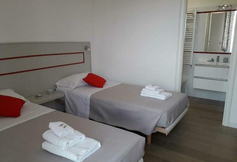 Пансион Jolie Julie Accomodation