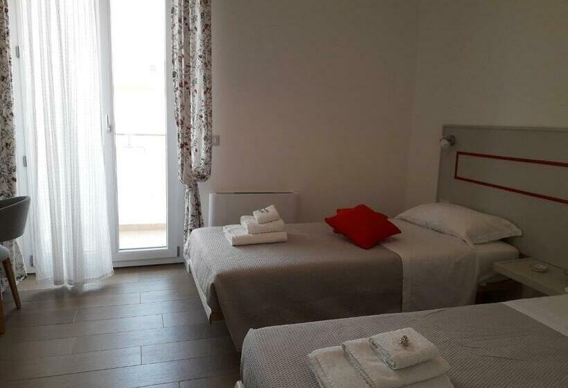 Пансион Jolie Julie Accomodation