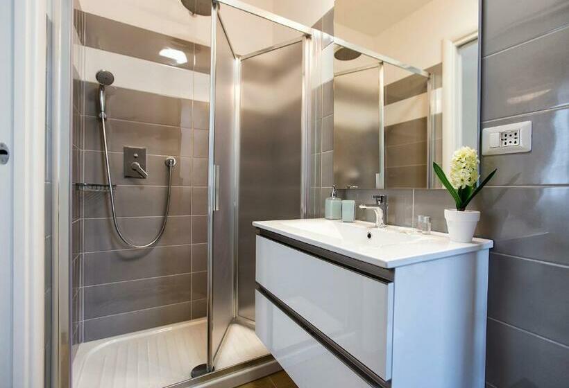 Пансион Jolie Julie Accomodation