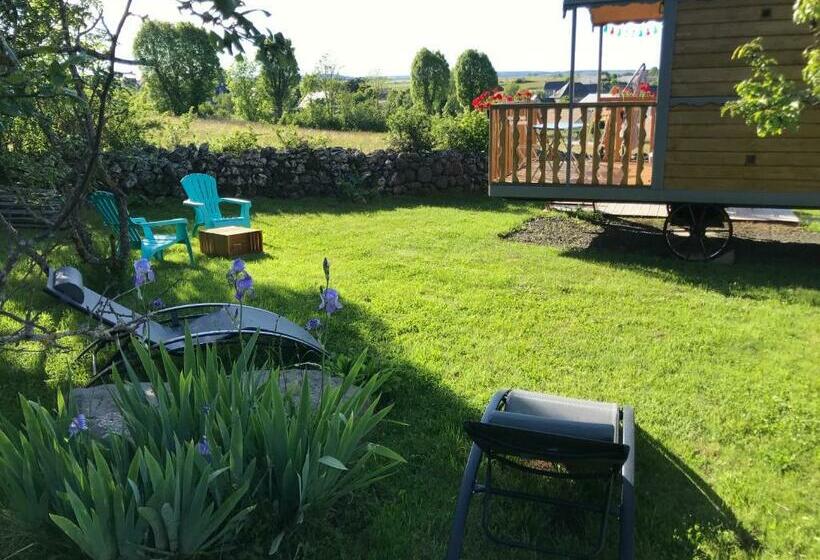 Пансион La Roulotte Au Fond Du Pré