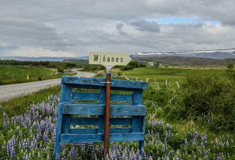 پانسیون Mjóanes Accommodation