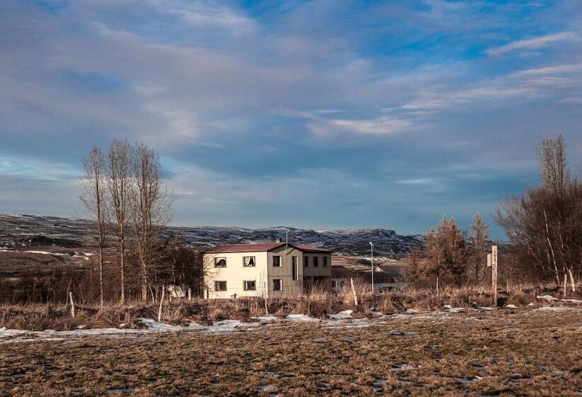 پانسیون Mjóanes Accommodation