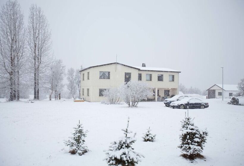 پانسیون Mjóanes Accommodation