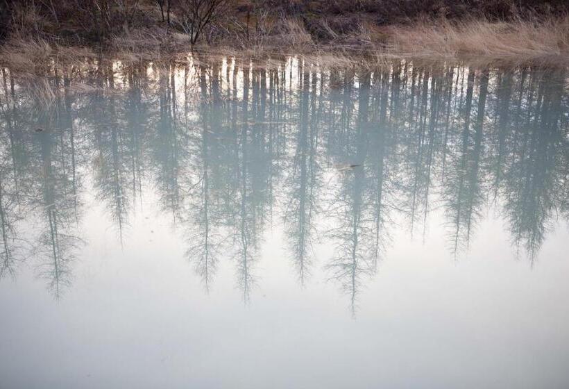 پانسیون Mjóanes Accommodation