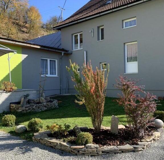 پانسیون Ubytovanie Pod Skalkou