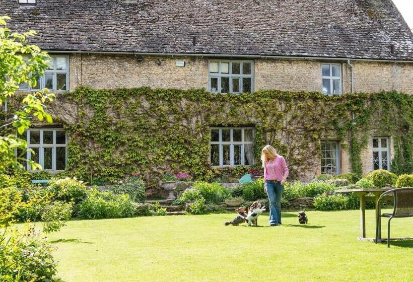 Pytts House Boutique Bed & Breakfast