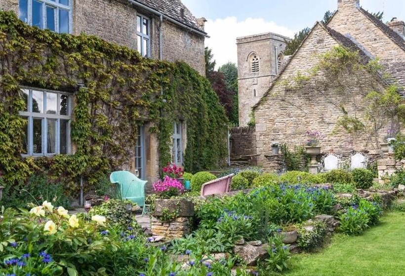 Pytts House Boutique Bed & Breakfast