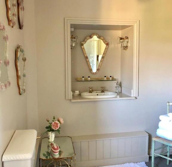 Pytts House Boutique Bed & Breakfast