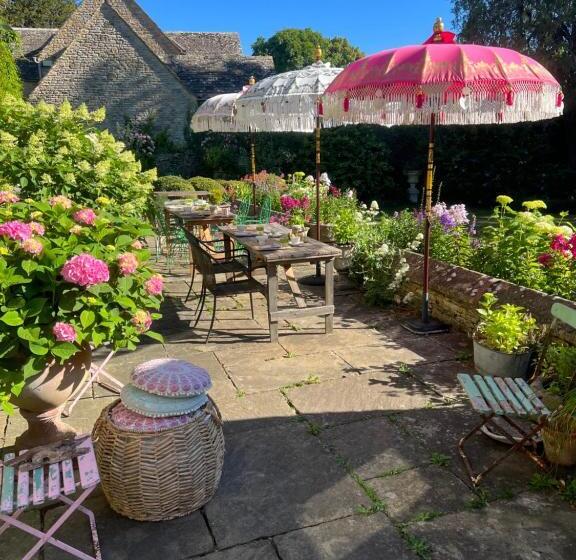 Pytts House Boutique Bed & Breakfast