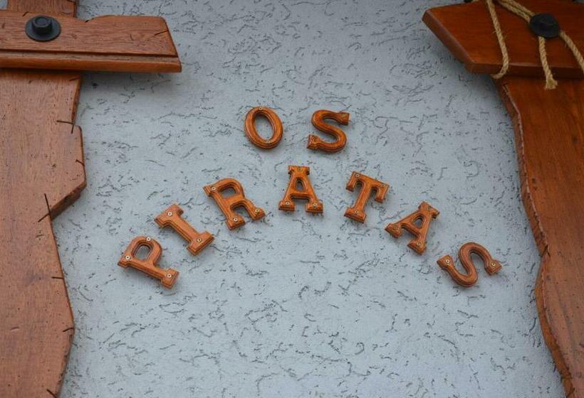旅馆 Os Piratas