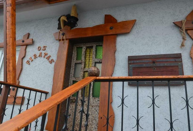 旅馆 Os Piratas