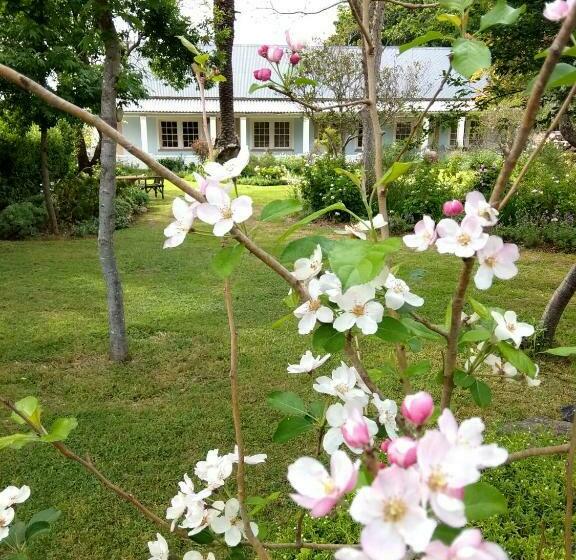 ベッドアンドブレックファースト Fleur Bleue & The Timber Frame