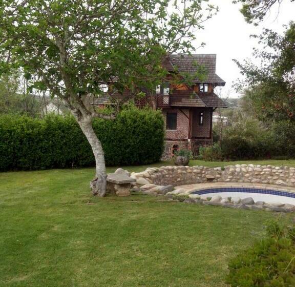 مبيت وإفطار Fleur Bleue & The Timber Frame