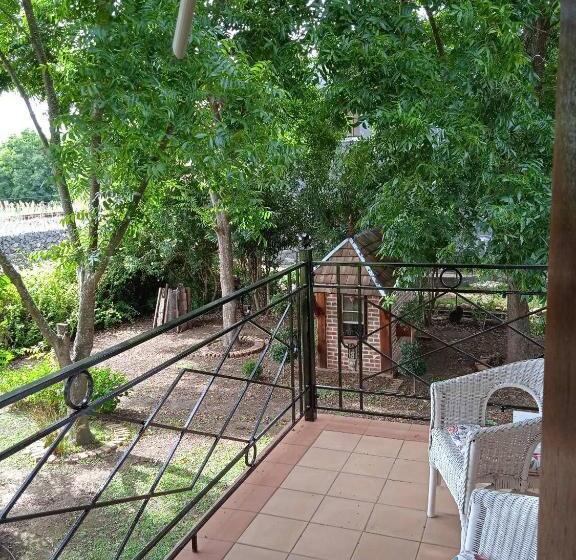 مبيت وإفطار Fleur Bleue & The Timber Frame