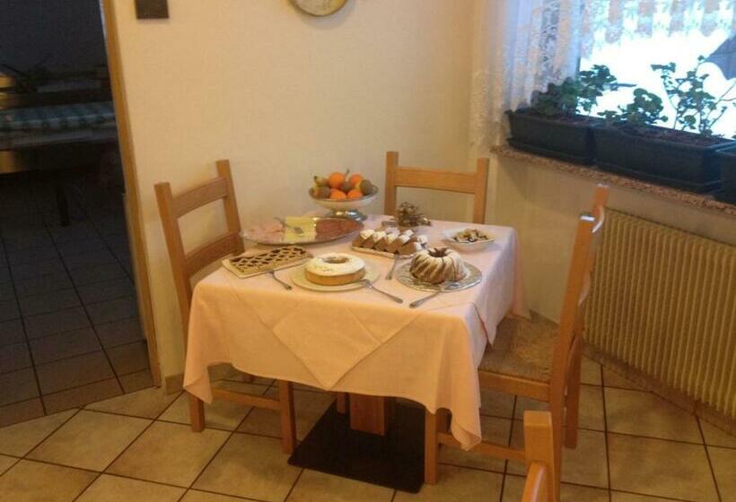 مبيت وإفطار Garnì Mariolina