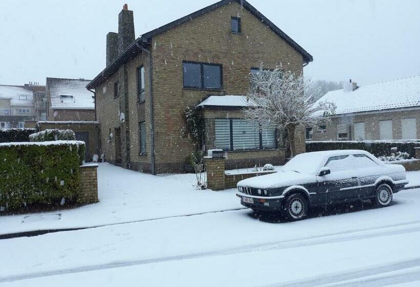 צימר Kamer + Douche In Villa