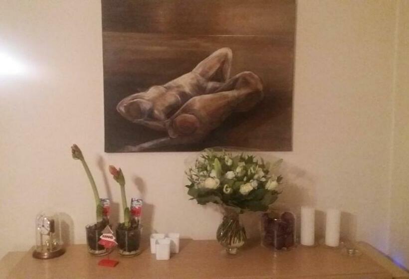 צימר Kamer + Douche In Villa