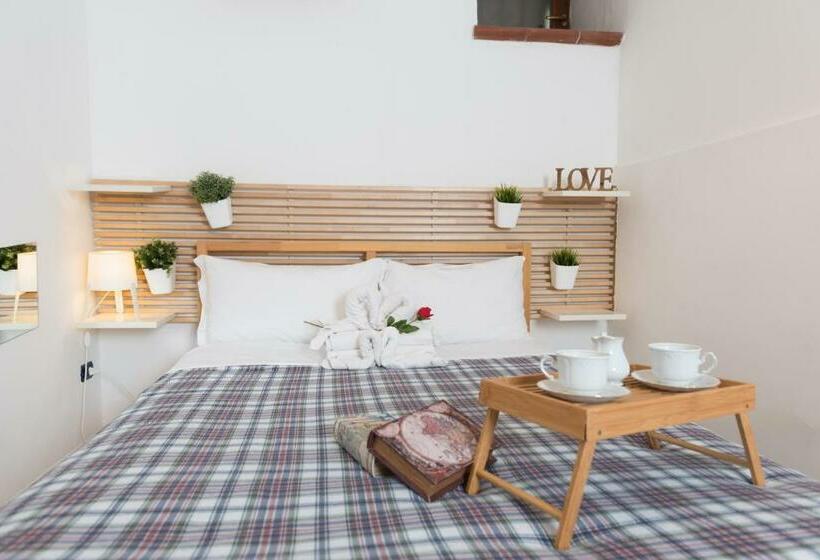 تختخواب و صبحانه Loft Style Taverna