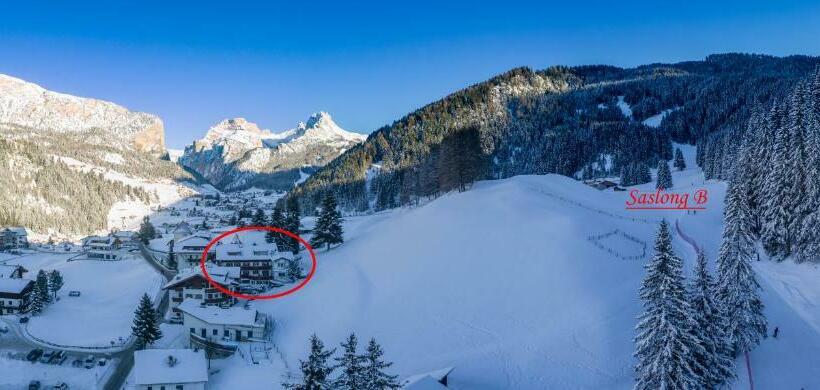 בית מלון כפרי Belaval