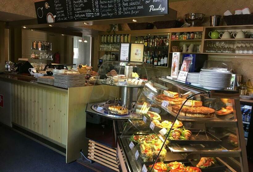 Cafe Restaurant & Hotel Saima