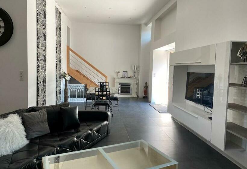 Les Rives Des Habsbourg