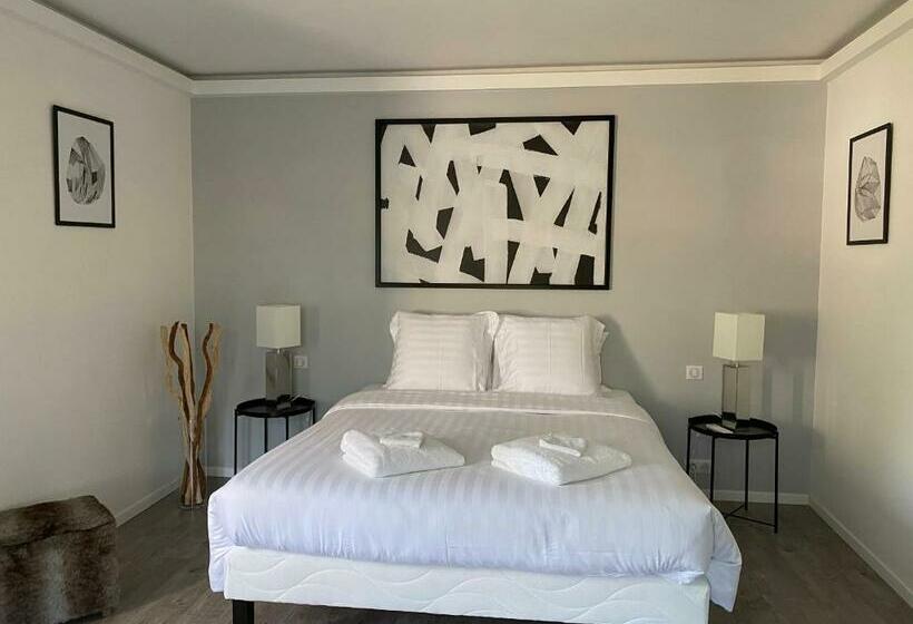 Les Rives Des Habsbourg