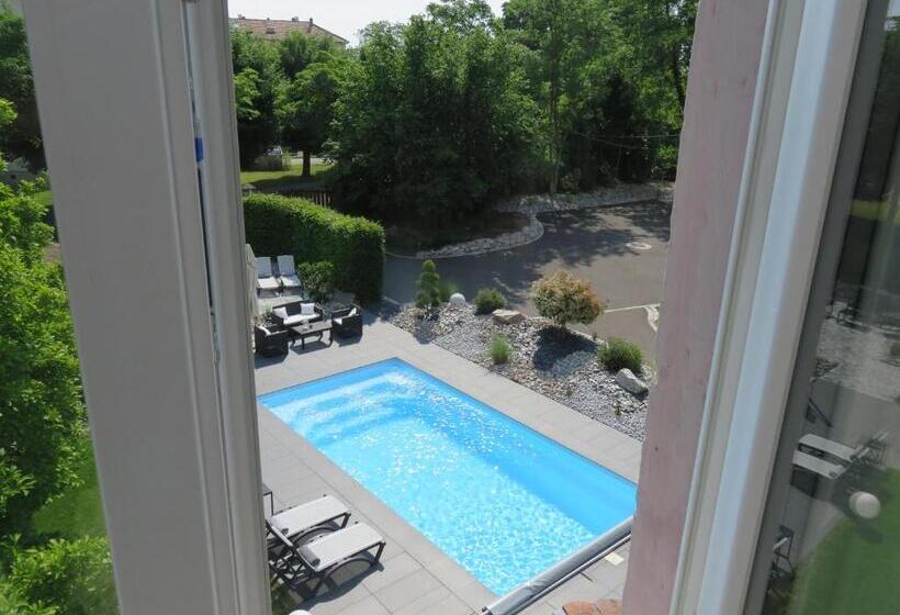 Les Rives Des Habsbourg