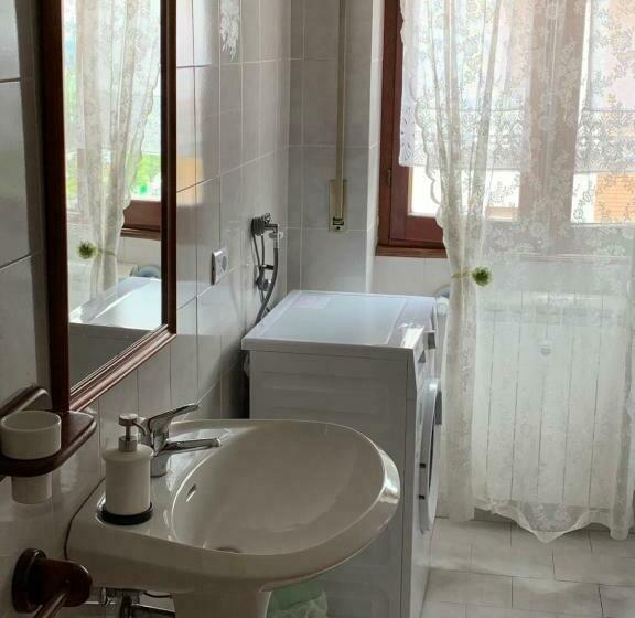 ペンション Affittacamere Serravalle Shopping