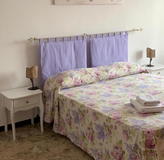 ペンション Affittacamere Serravalle Shopping