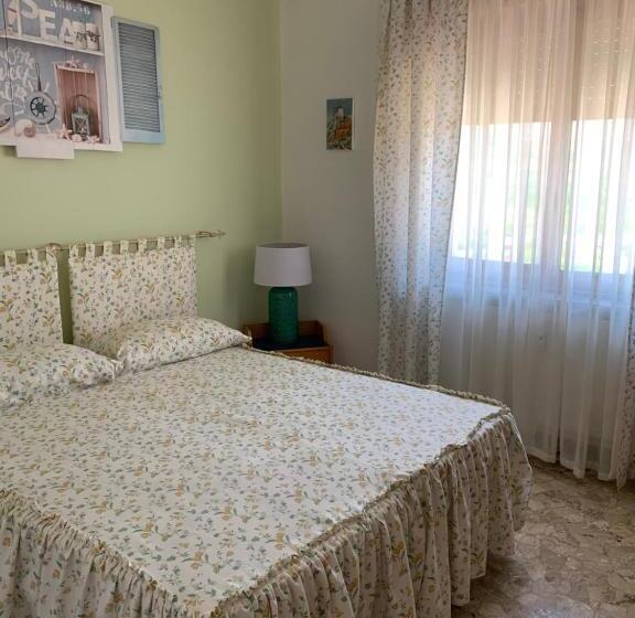 ペンション Affittacamere Serravalle Shopping