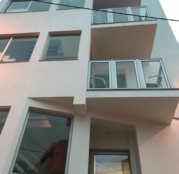 بنسيون Avenida