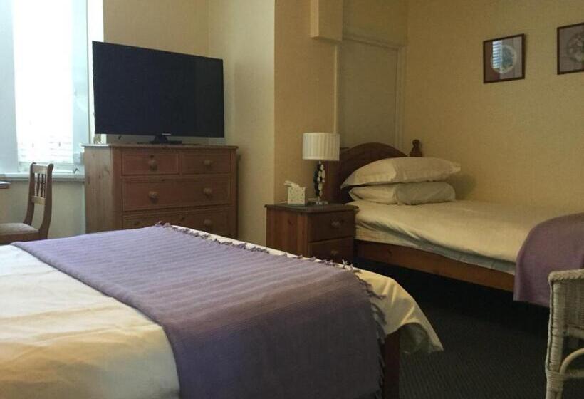 פנסיון Bay Lodge