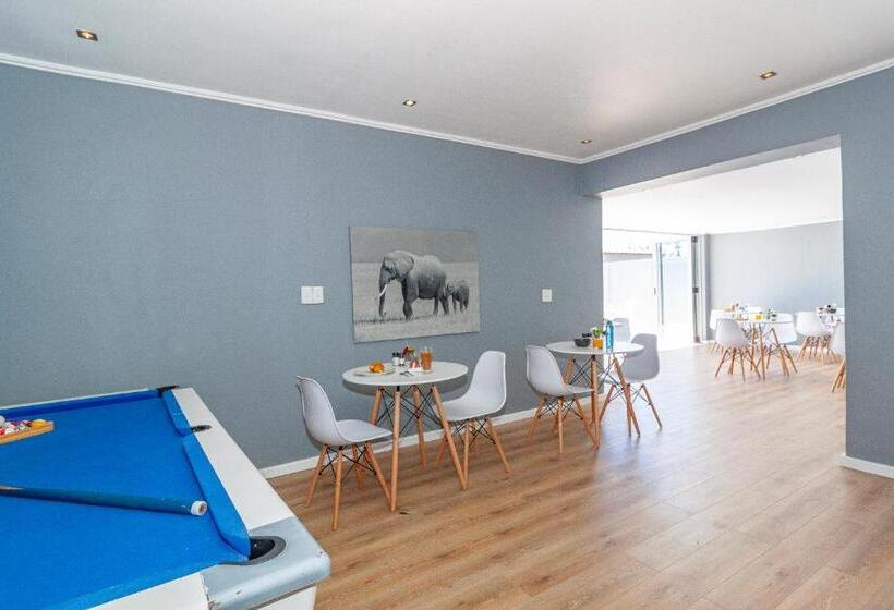 פנסיון Bloubergstrandlodge