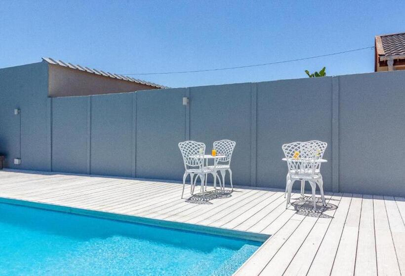 פנסיון Bloubergstrandlodge