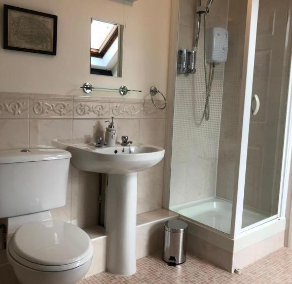 بنسيون Burlington House Guest House